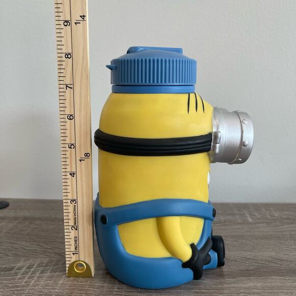 DESPICABLE ME 32oz MINOIN Mayhem Water bottle - Picture 4 of 5
